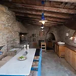 Niki Andros Town