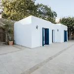 Niki Andros Town