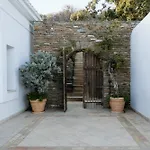 Niki Andros Town